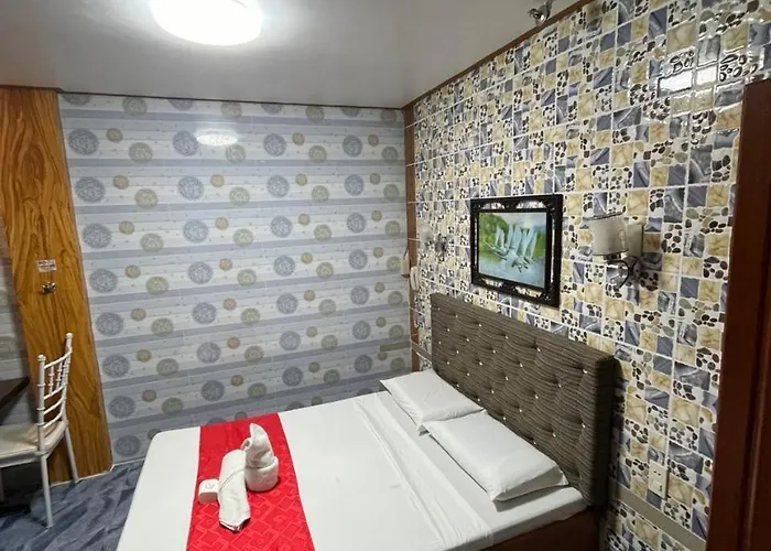 Queen Maricel Inn