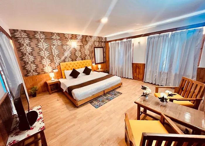 Ganga Lodge - Affordable Luxury Stay Near Mall Road Manali