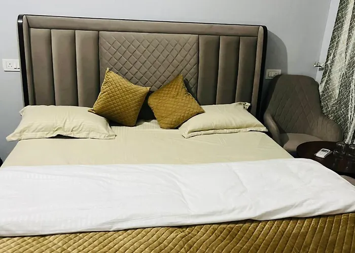 Goroomgo Kaffal Hotel And Restaurant Rudraprayag
