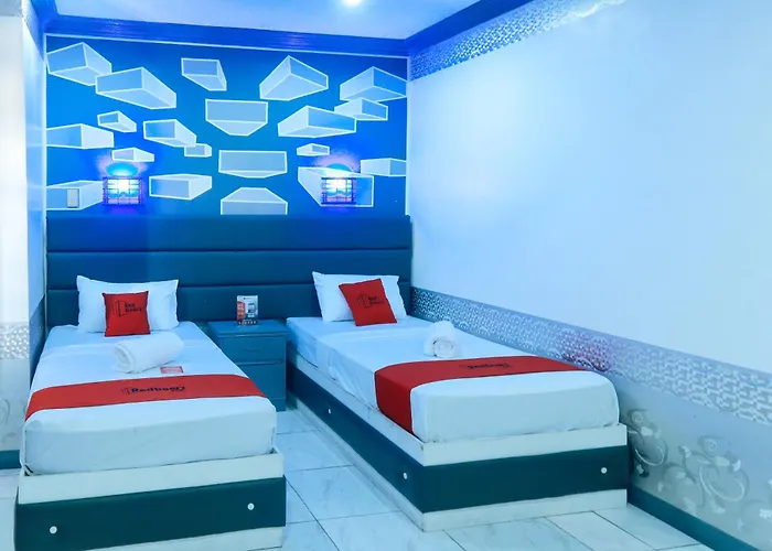 Reddoorz Plus @ Castle Chateau Iloilo