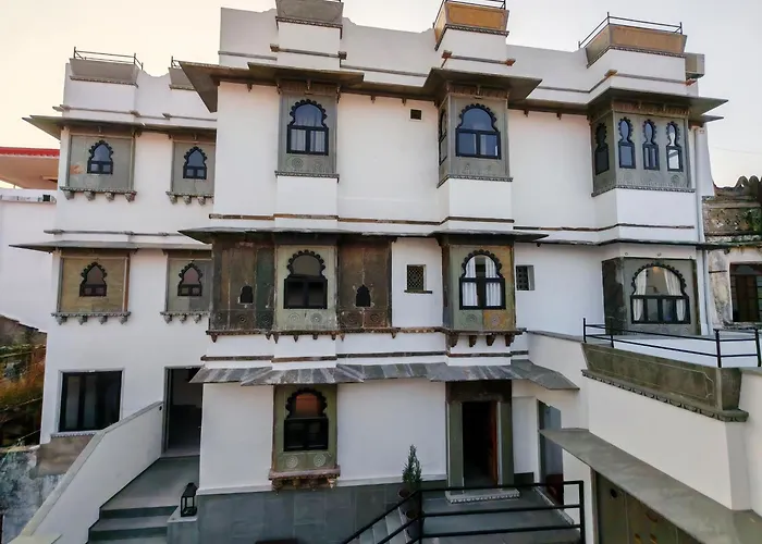 Madri Retreat - Heritage Boutique Hotel With Pool