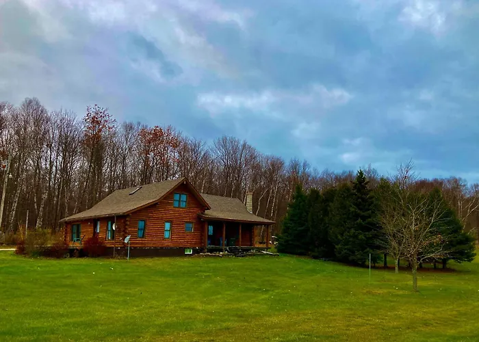 Garden Grove Retreat & Lodging Near Pictured Rocks, Fayette, Trails