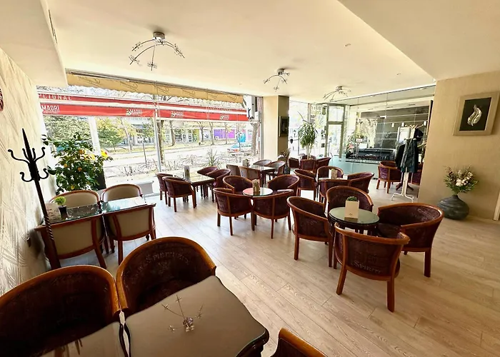 Hotel Cosmos