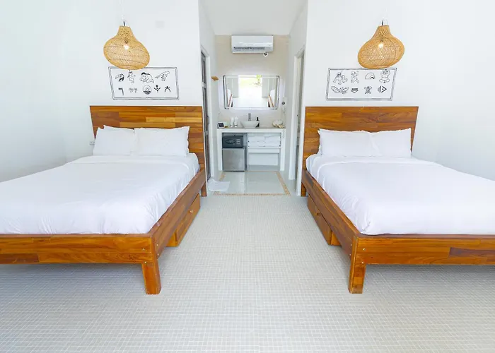 Igloo Beach Lodge