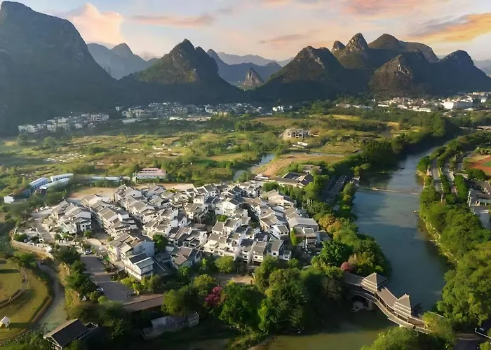 Guilin Qingshanshe Hotel -Free Pick Up Train Station Stay Two Nights