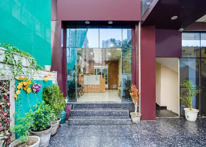 Collection O Sector 117 Noida