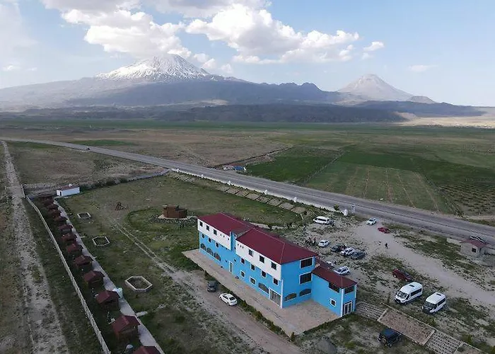 Parasut Village Hotel