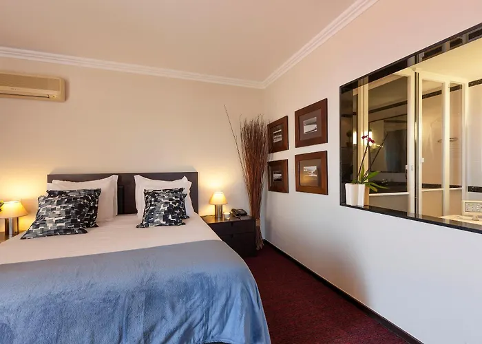 Carcavelos Beach Hotel