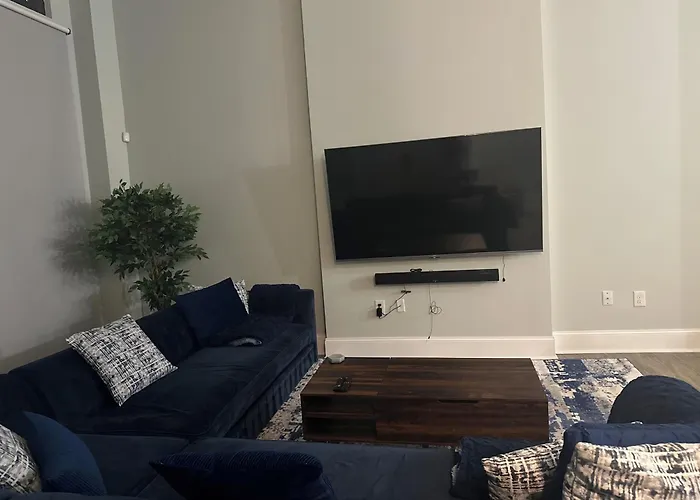 Huge Downtown Baltimore Home With Parking