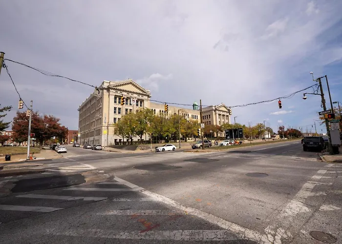 Huge Downtown Baltimore Home With Parking