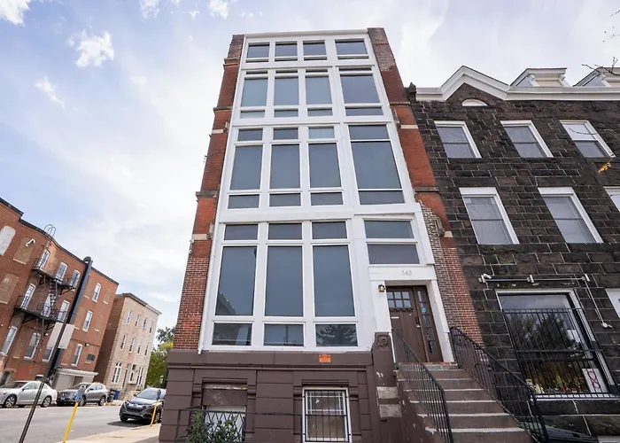 Huge Downtown Baltimore Home With Parking