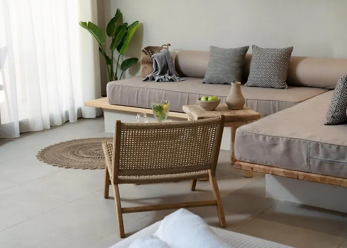Amo Golden Suites