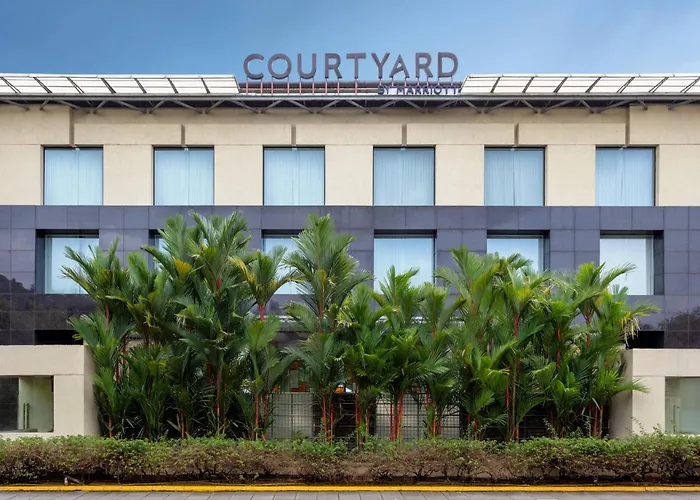 Courtyard By Marriott Kochi Airport