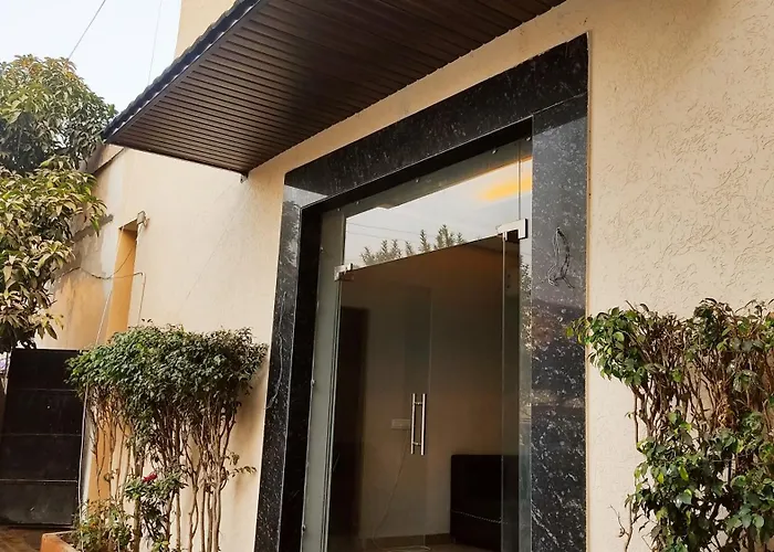 Kanha Hotel & Homestay