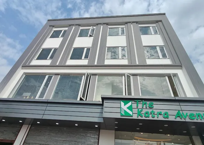 Hotel The Katra Avenue