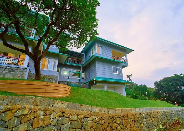 Priyas Villa Vagamon By Voye Homes-Scenic Mountain View
