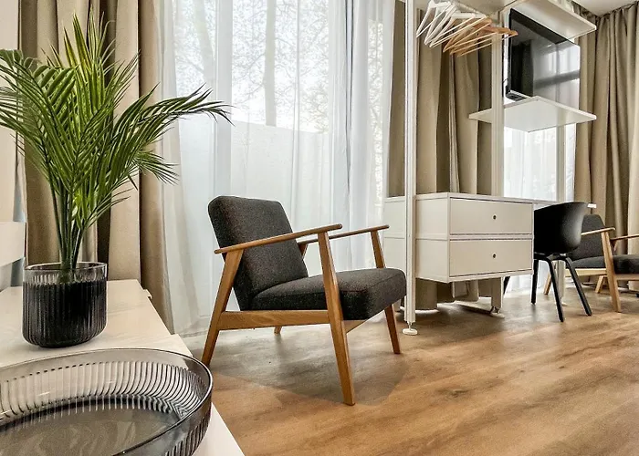 Glashaus mit 3 Gästezimmer