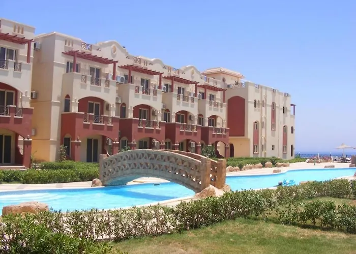La Sirena Double Room With Mountain View, Families And Couples Only, Extra Of 200 Egyptian Pounds Per Adult Person Per Stay ,To Be Paid To The Resort