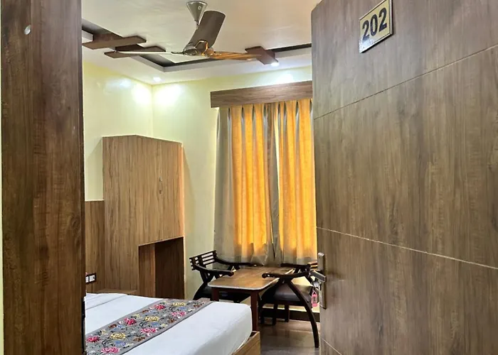 Hotel Madhav Palace Near By Railway Station- 500M Only!