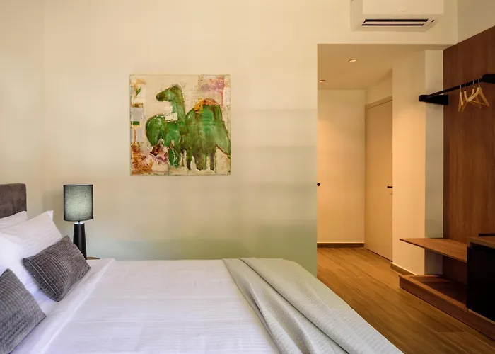 Arthur Suites In Old Town