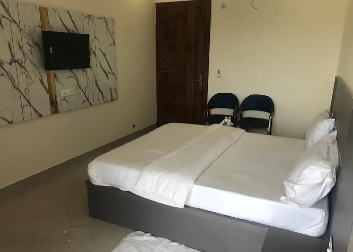 C T Heights Inn
