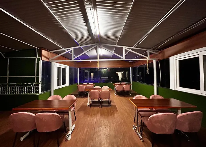 Super Hotel By Perfectstayz Mall Road