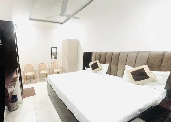 Hotel Green Apple Bareilly