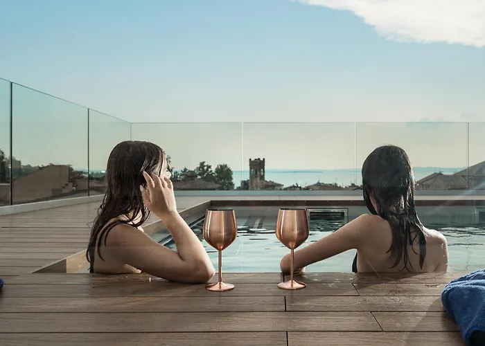 Wanderlust Hotel & Apartments - Suite & Spa - Bardolino, Lago Di Garda - Verona