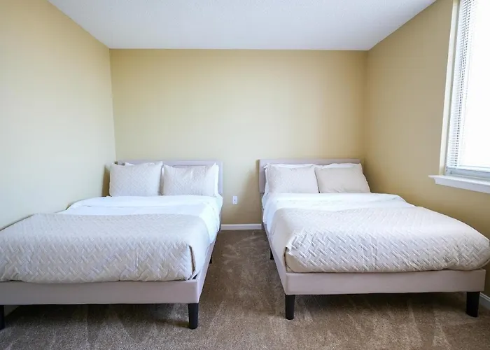Ballston Getaway King Suite