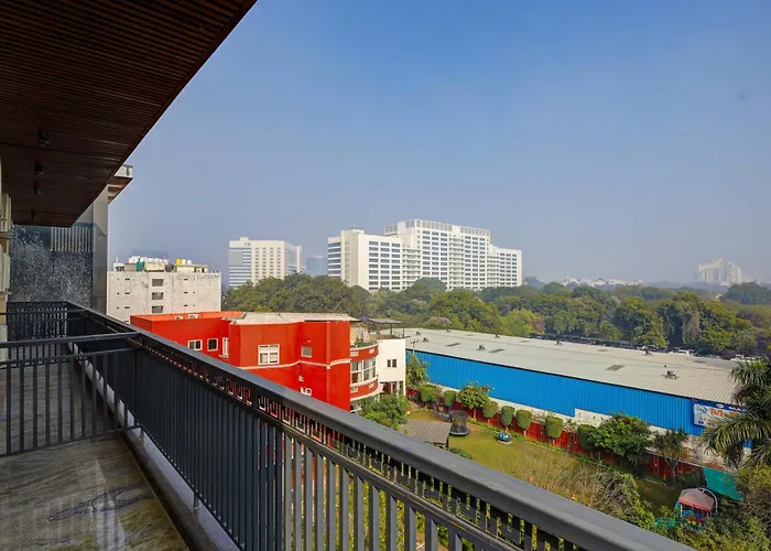 Limewood Stay Premium Studios - Near Sector 29