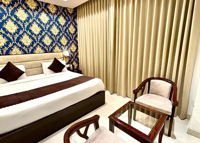 Hotel Lycoris Zirakpur Chandigarh !! Large Parking Space ! Luxury Rooms ! Ambala Chandigarh Highway