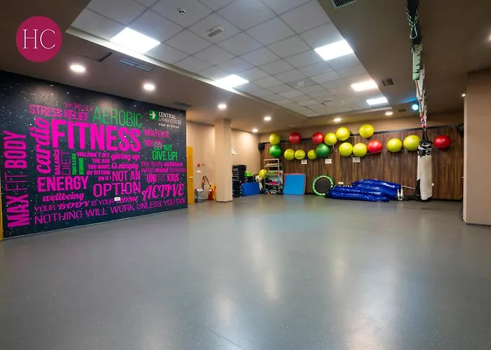 Central Hotel, Fitness And Spa