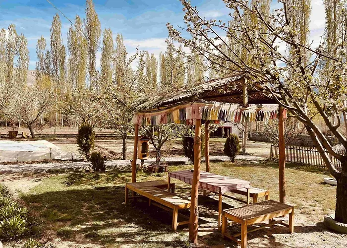 The Kesar Guest House Sumoor