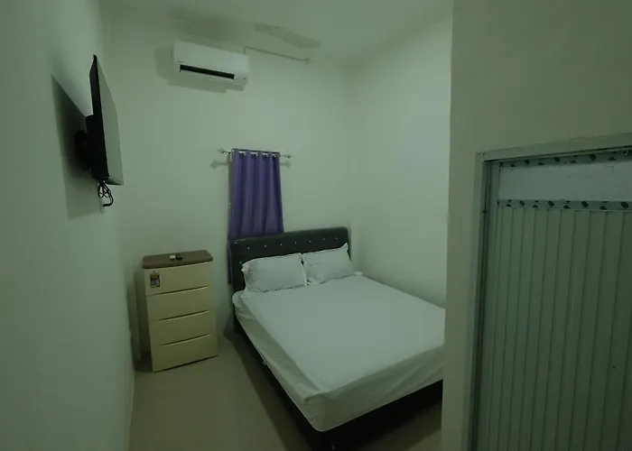 Hotel O Penginapan Permata Hijau Syariah Near Bukit Teletubbies