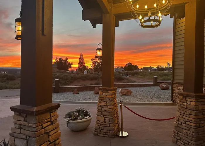Zion Cliff Lodge