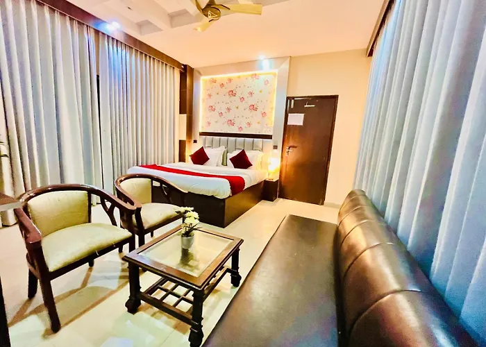 Sitara Premium The Ramawati, Walking Distance From Ganga Ghat
