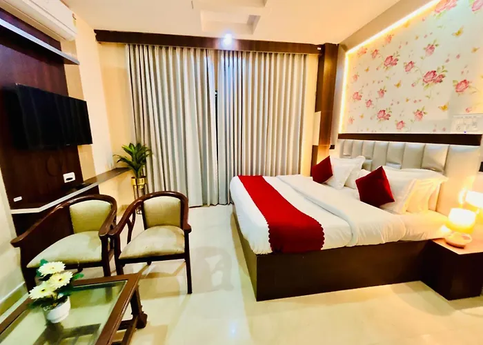Sitara Premium The Ramawati, Walking Distance From Ganga Ghat
