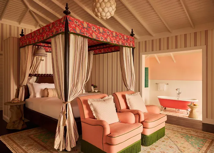 Coral Sands Inn & Cottages
