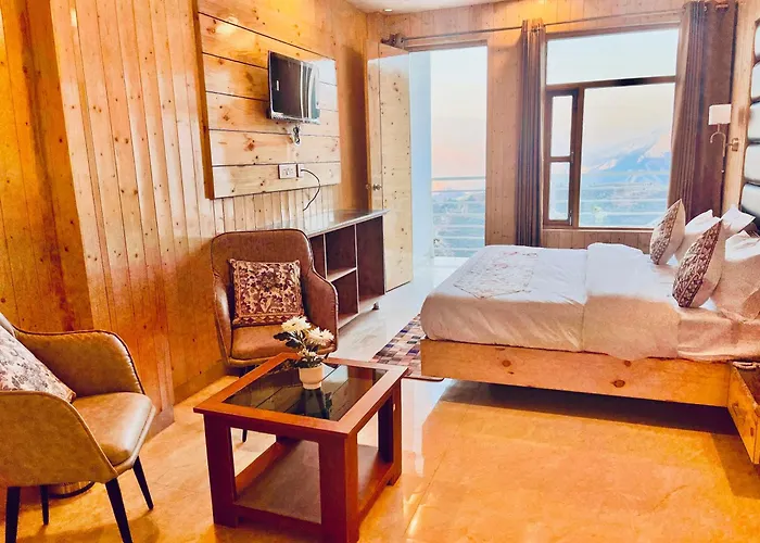 The Classic Woods Palace - #Mountain View #Open Terrace #Parking #Premium Rooms With Balcony #Best Selling Hotel In Mussoorie