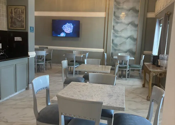 Deluxe Inn&Suites