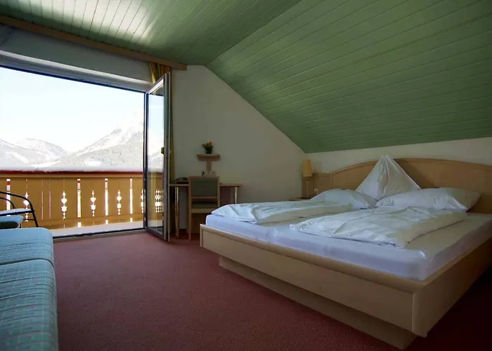 Hotel Pension Sonnenuhr