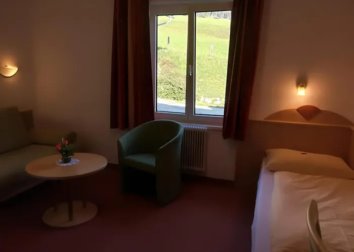 Hotel Pension Sonnenuhr