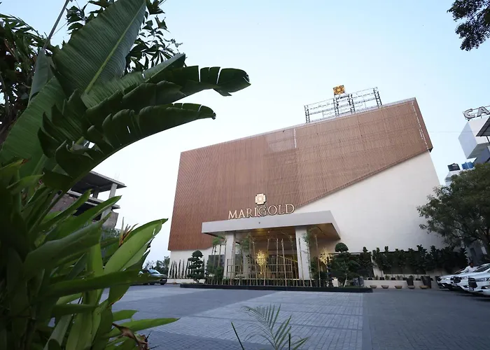 Marigold-Newly Renovated Hotel