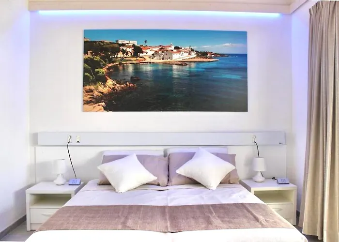 Hotel With Swimming Pool Near Stintino Just 300 Mt From The Beach