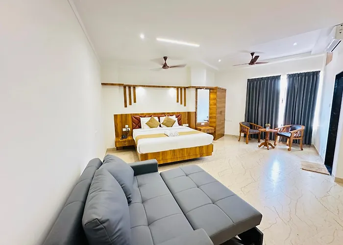 Shambhavi Hotel And Convention Centre