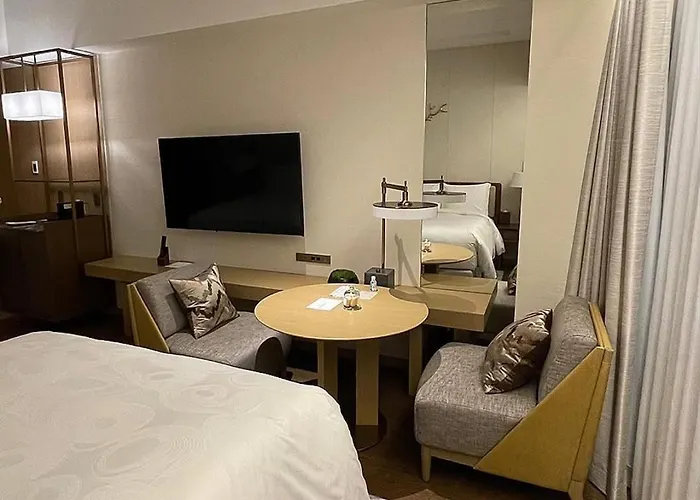 The Atlantiis Suite Near Igi Airport