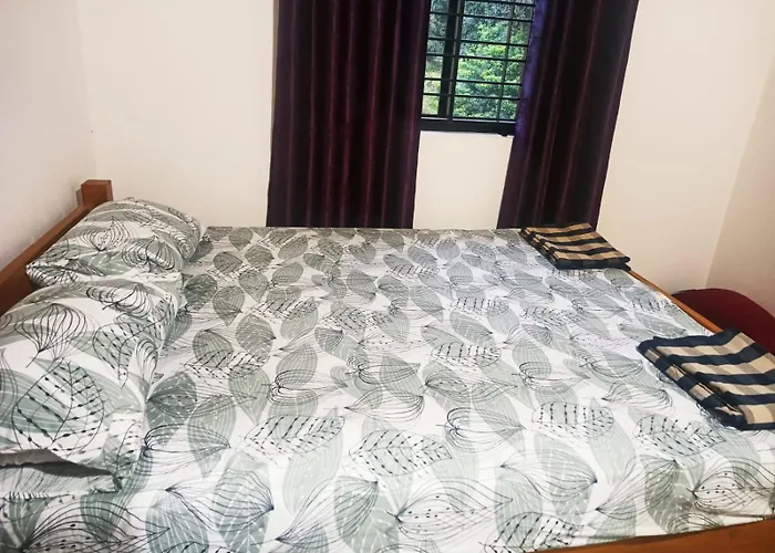 Suvarna Tourist Home