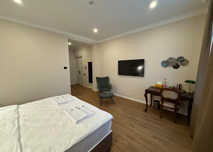 Promenaden Hotel