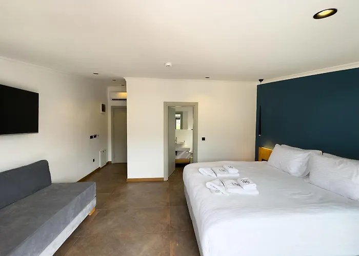 Nakas Hotel