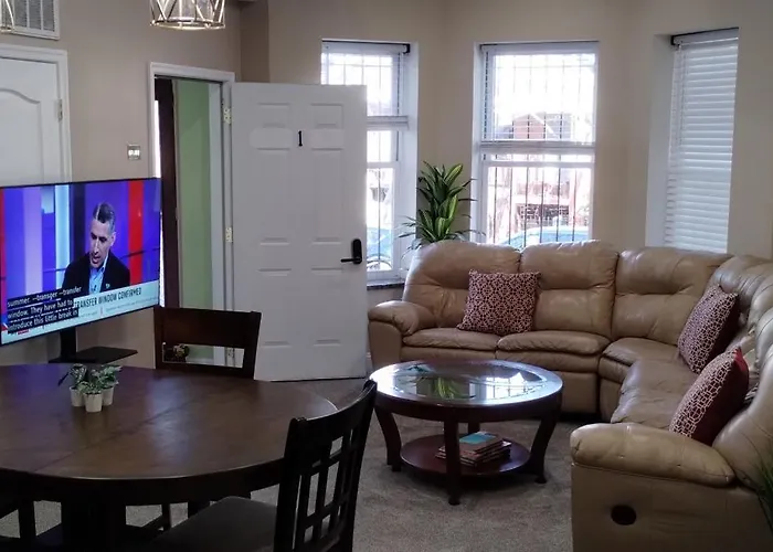 Beautiful 3Br 3Ba Condo With Free Parking Near Downtown Washington Dc
